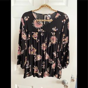 Old Navy flutter sleeve floral top
